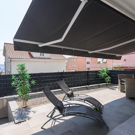 Rosi 公寓 特罗吉尔