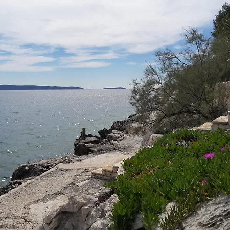 Rosi شقة تروغير