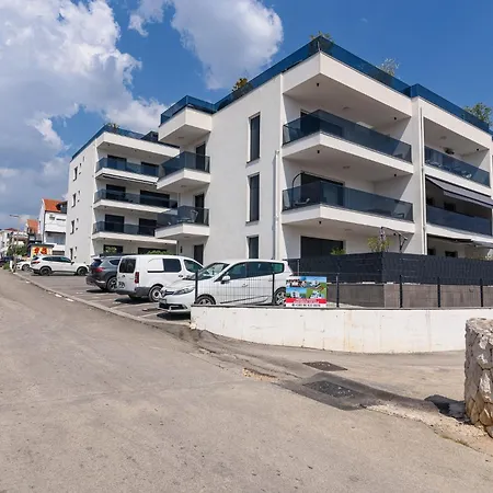 Rosi Apartment *