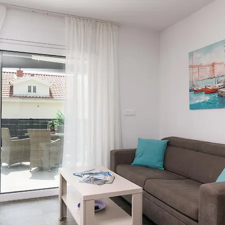 Rosi Trogir
